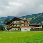 Zell Views Zell am Ziller
